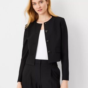 Like New! Ann Taylor Petite Pleated Crewneck Jacket in Seasonless Stretch Black